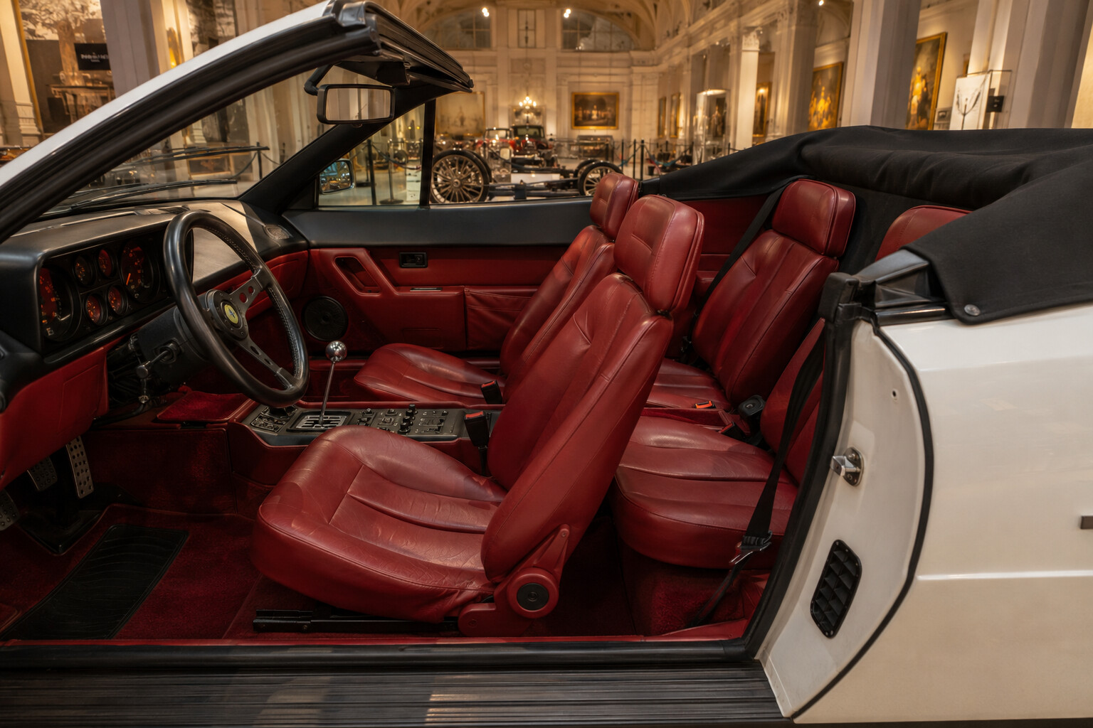 Ferrari Mondial Quattrovalvole Cabriolet interior view